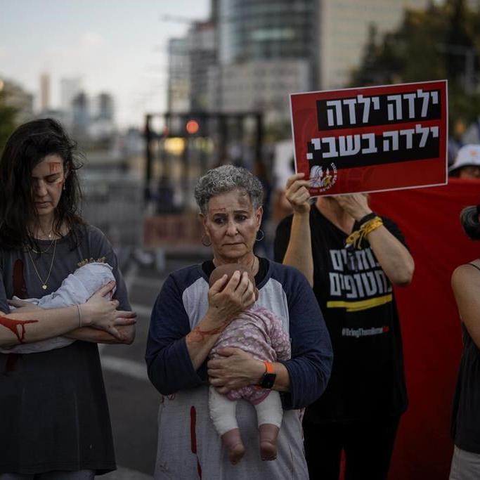 Israeli forces push deeper into Gaza City as Hamas warns that escalation threatens cease-fire talks